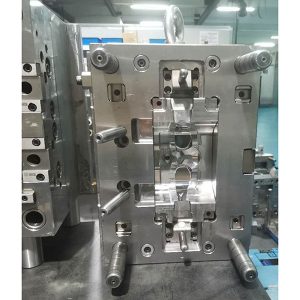 תבנית הזרקה למשקפי שחייה